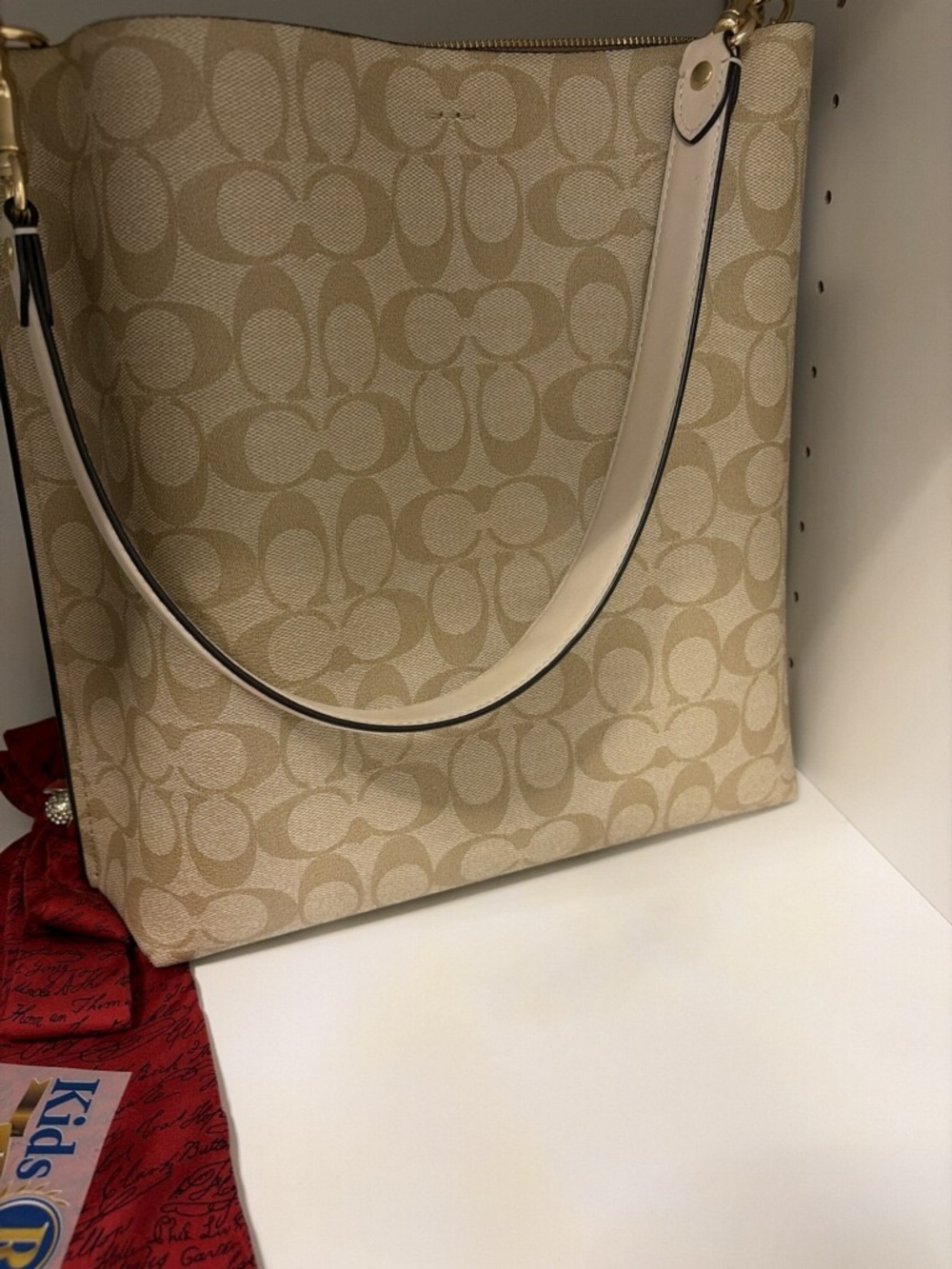 Hand Bags (2) - Picture 3 of 5
